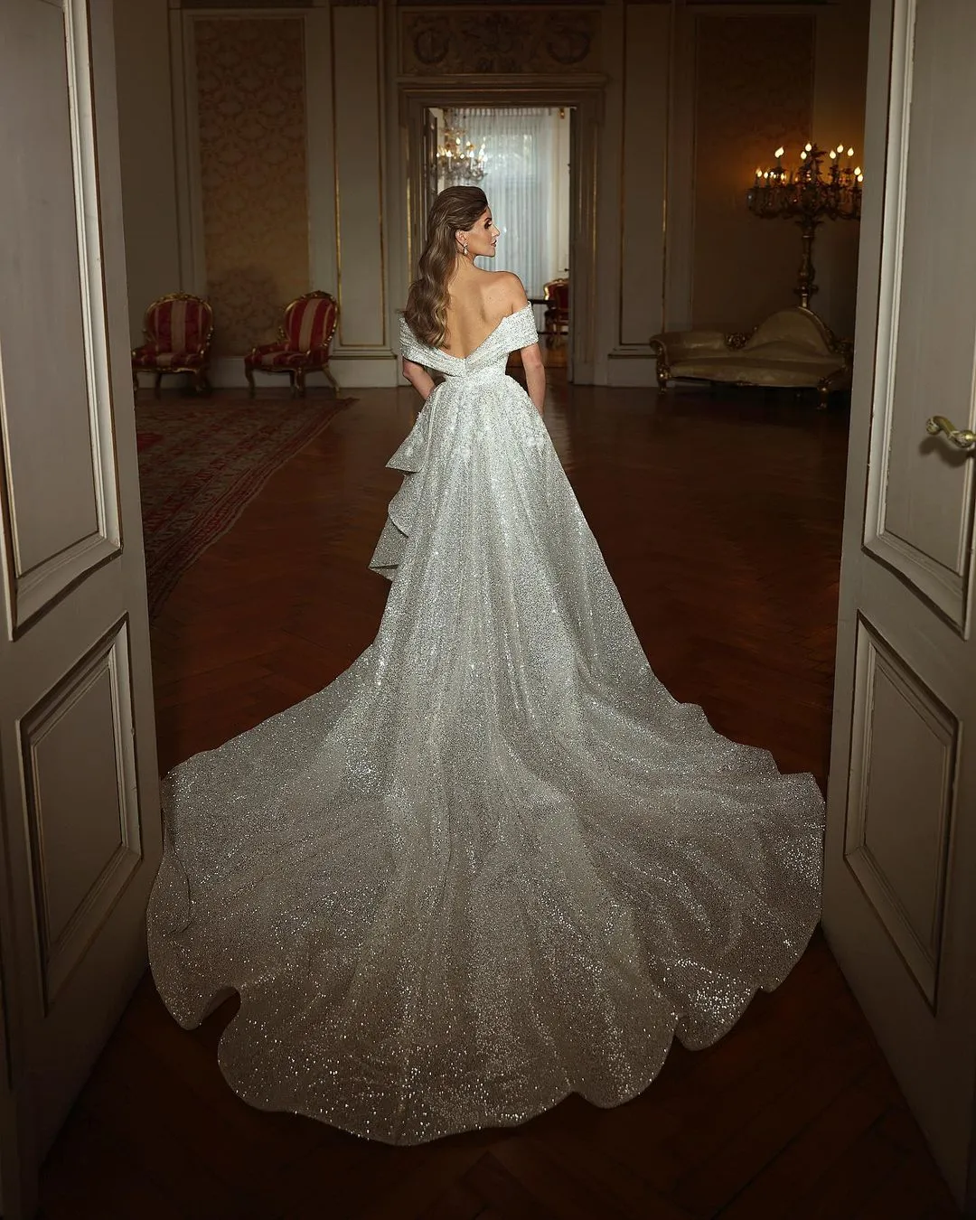 Beautiful Long Mermaid Off-the-shoulder Sequined Sleeveless Weddding Dress