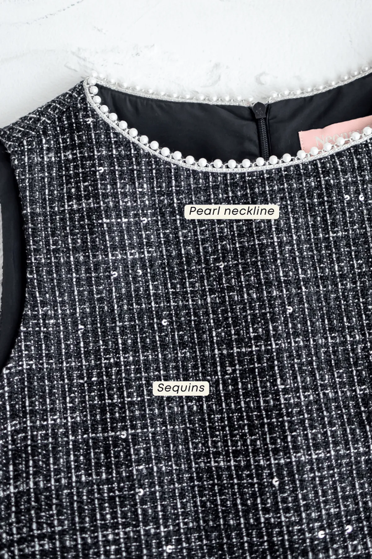 GLITZ PEARL TWEED PLEATED DRESS IN BLACK