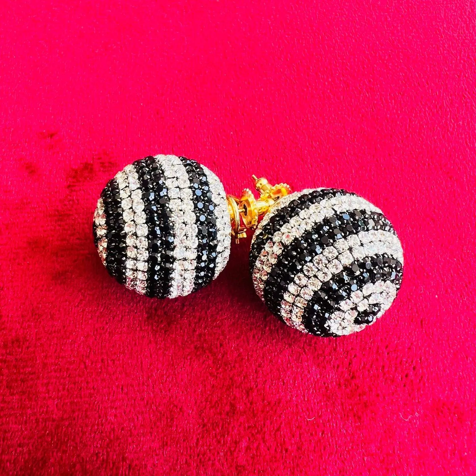 layla flip studs