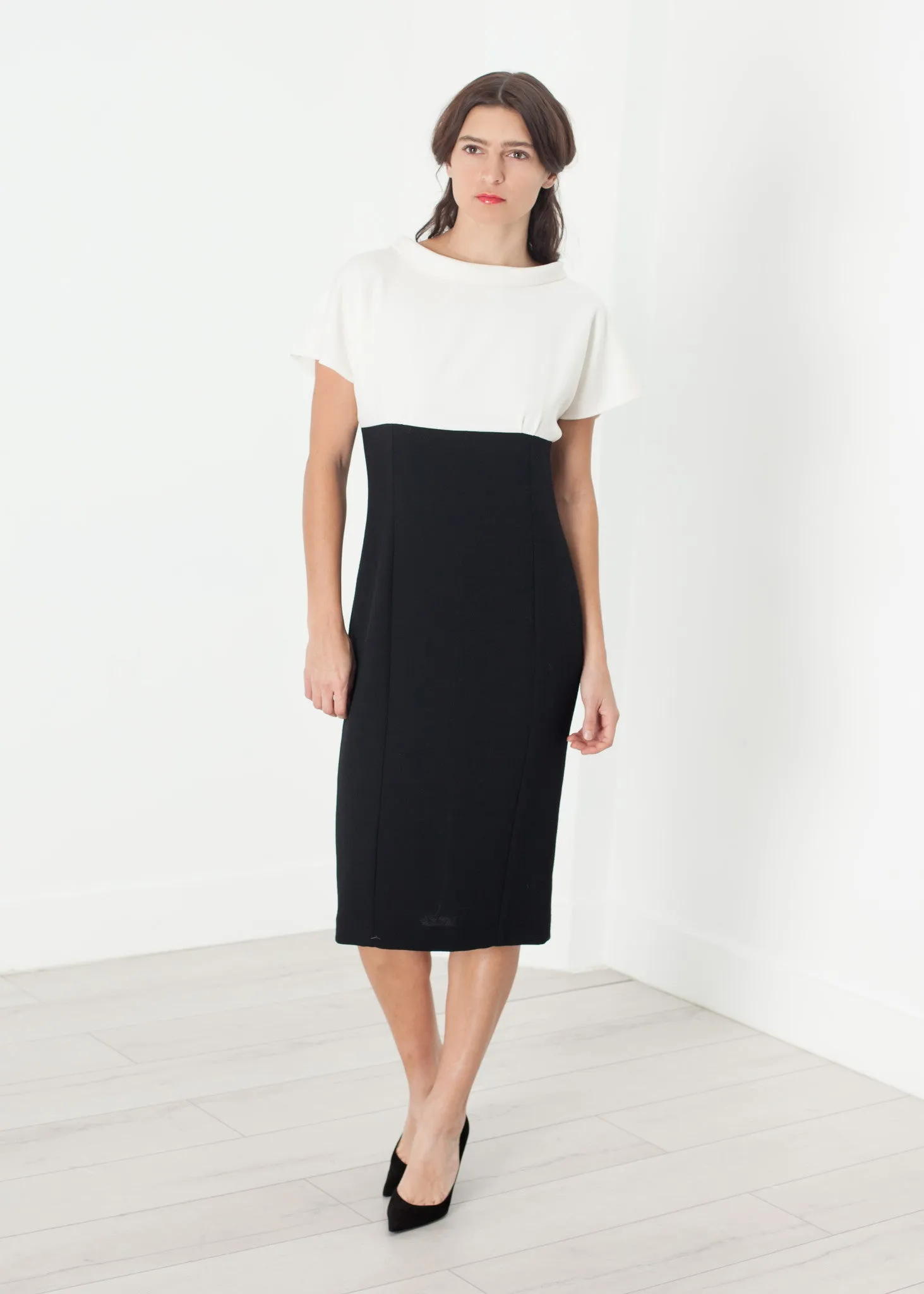 Pearl Fastened Dress in Cream/Black - A Stylish and Fashionable Choice