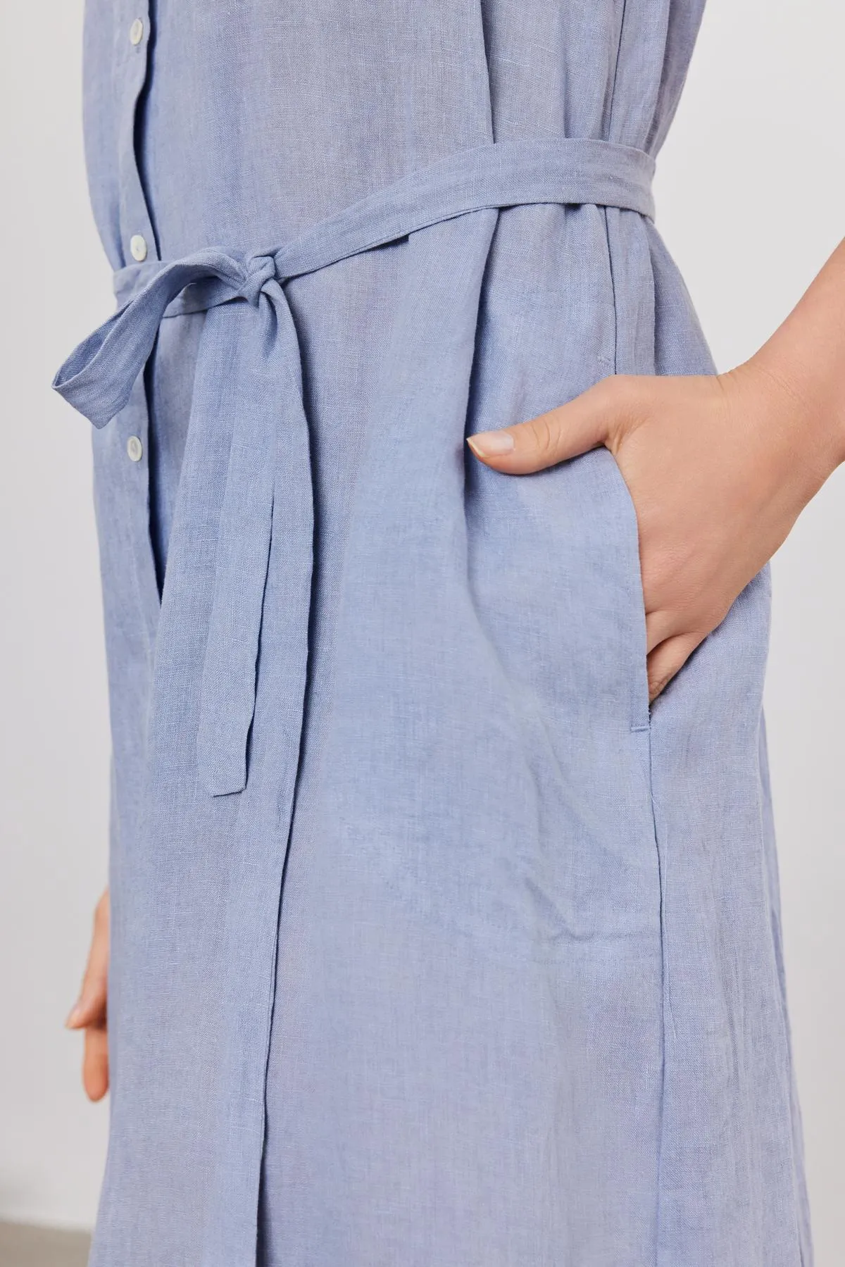 Velvet by Graham & Spencer Luna 06 Woven Linen Sleeveless Dress | Blue Haze